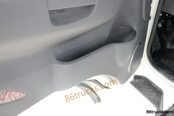 JAC Shuailing i3 3.12T 3.5m Single Row Electric Van Micro Truck 58.752kWh 4X2(6 wheels) Interior (2) | 86Trucks