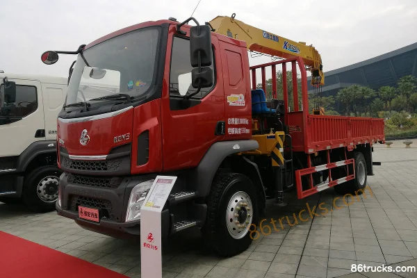 Dongfeng Liuqi Chenglong M3 200 ch 4X2(6 roues) camion grue Extérieur (2) | 86Trucks