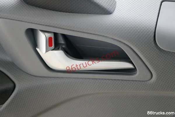 JAC Shuailing i5 4.5T 4.13m Single Row Pure Electric Van Light Truck 96.77kWh 4X2(6 wheels) Interior (3) | 86Trucks