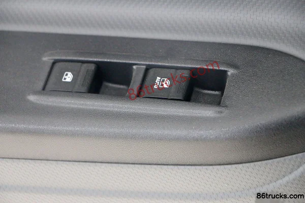JAC Shuailing i5 4.5T 4.13m Single Row Pure Electric Van Light Truck 96.77kWh 4X2(6 wheels) Interior (2) | 86Trucks