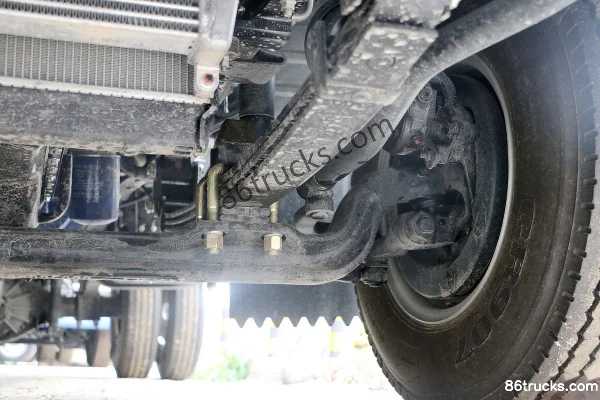 JAC Junling E5 120hp 4X2(6 wheels) 4.18m single-row flatbed light truck Chassis (3) | 86Trucks