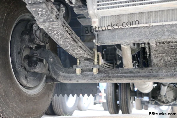 JAC Junling E5 120hp 4X2(6 wheels) 4.18m single-row flatbed light truck Chassis (2) | 86Trucks