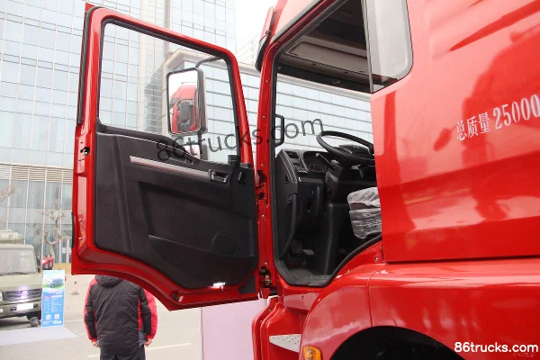 SHACMAN Commercial Vehicle Xuande X3 heavy truck composite version 245 hp 6X2(8 wheels) cargo truck chassis (Cummins)(1800-5000 wheelbase) C