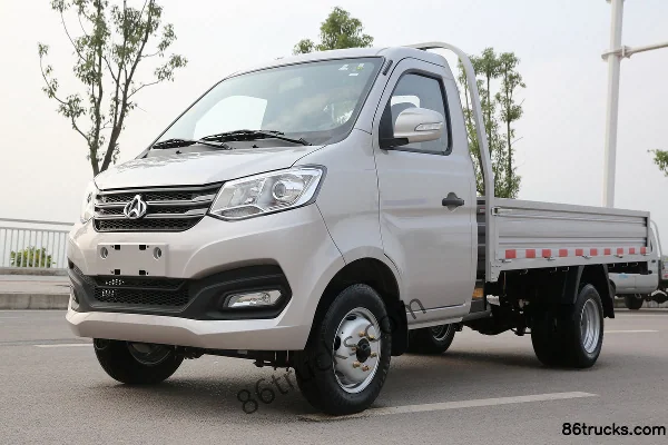 Changan Kuayue King X1 Comfort 1.2L 88hp 4X2(6 wheels) 3.05m Single Row Flatbed Mini Truck Exterior (2) | 86Trucks