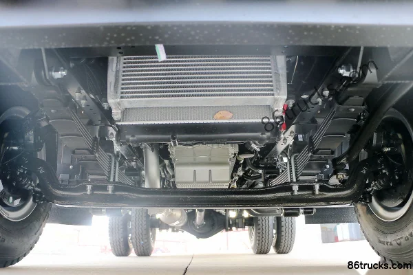 JAC Shuailing Q6 152 ch 4X2(6 roues) camion frigorifique simple cabine 4,015 m Châssis (1) | 86Trucks