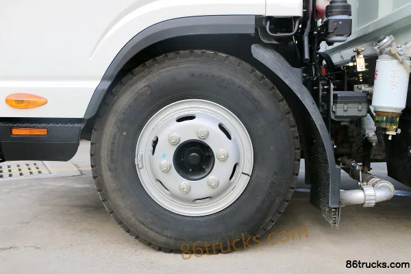 JAC Shuailing Q7 154 ch 4X2(6 roues) balayeuse-laveuse Châssis (2) | 86Trucks