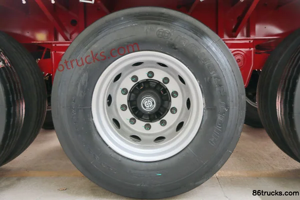 CIMC Huajun 13m Junlong L400 semi-remorque à trois essieux avec bâche et ridelles Cabine (1) | 86Trucks