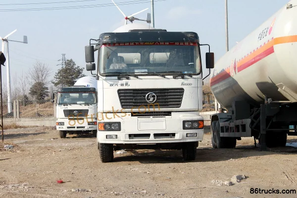 SHACMAN Delong F2000 336hp 6X4(10 wheels) Concrete Mixer Truck Exterior