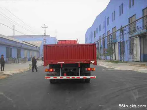 Foton AumanCTX 6 Series Heavy Truck 315 hp 8X4(12 wheels) 9.5m Flatbed Cargo Truck Cab (1) | 86Trucks