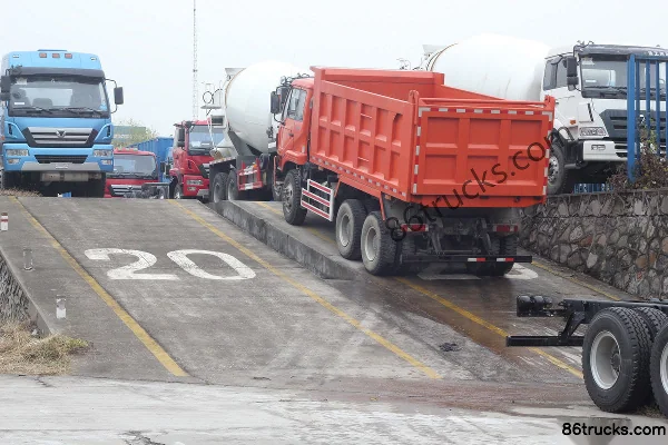 XCMG Ruilong Heavy Truck 290hp 6X4(10 wheels) 6m Dump Truck Exterior (3) | 86Trucks