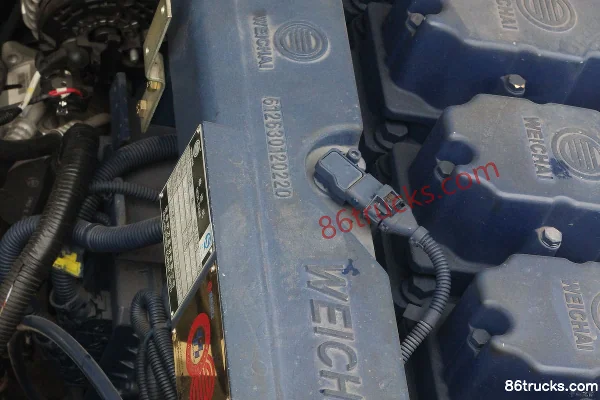 XCMG Qilong Heavy Truck 336 hp 8X4(12 wheels) 7.2m Dump Truck Cab (3) | 86Trucks