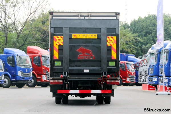 JAC Junling E6 130 hp 4X2(6 wheels) 4.07m Flammable Gas Van Transport Truck (Shunzhao Brand) Exterior (3) | 86Trucks