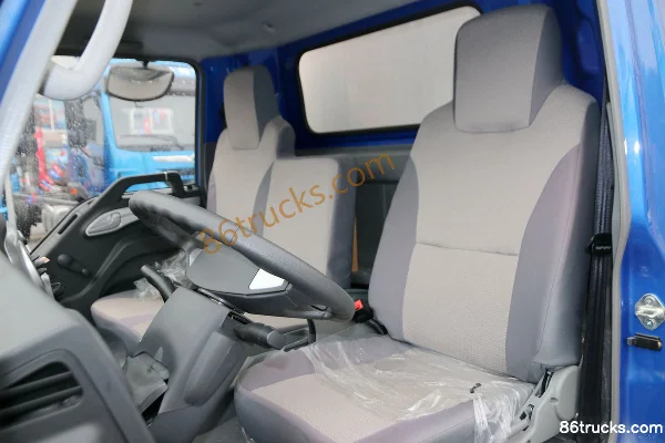 JAC Junling E6 130 hp 4X2(6 wheels) 4.07m Flammable Gas Van Transport Truck (Shunzhao Brand) Cab (3) | 86Trucks