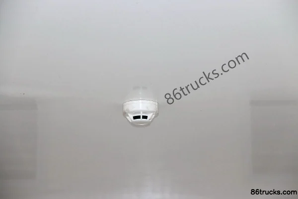 JAC Junling E6 130 hp 4X2(6 wheels) 4.07m Flammable Gas Van Transport Truck (Shunzhao Brand) Body (3) | 86Trucks