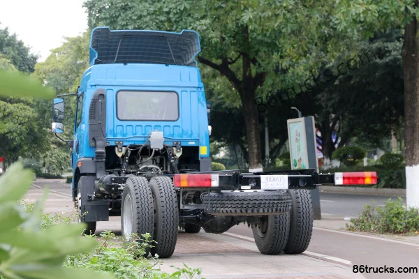 FAW Jiefang Lin VH 190 hp 4X2(6 wheels) 5.4m semi-sleeper box truck (China VI) Exterior (3) | 86Trucks