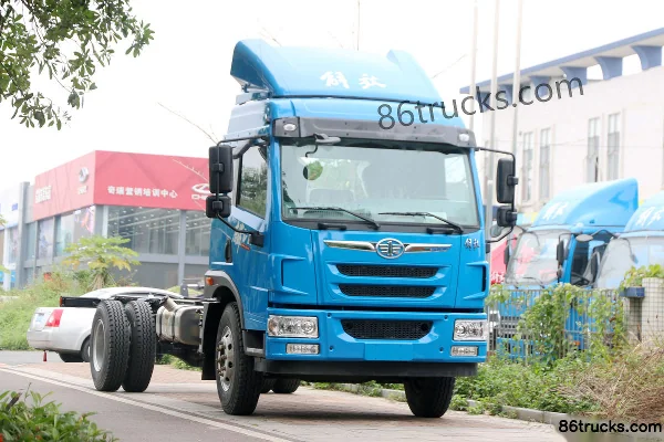 FAW Jiefang Lin VH 190hp 4X2(6 wheels) 5.8m Semi-Sleeper Van Truck Exterior