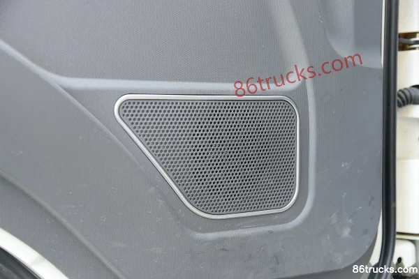 Senyuan SE7 7.49T 4.08m single-row pure electric curtain box light truck 96.77kWh 4X2(6 wheels) Interior (3) | 86Trucks