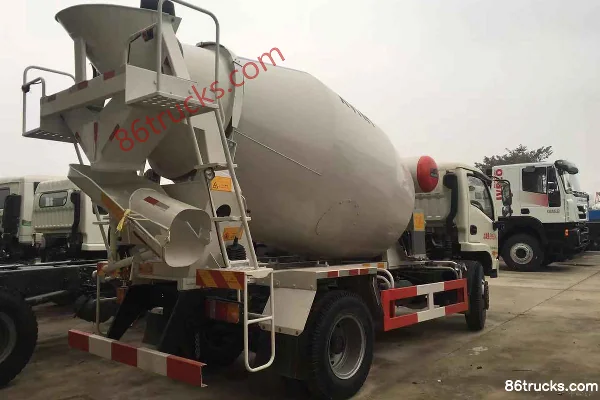 Sinotruk HOWO T5G 350 hp 8X4(12 wheels) 7.49m³ Concrete Mixer Truck (Huazhuanyi Brand) Exterior (2) | 86Trucks