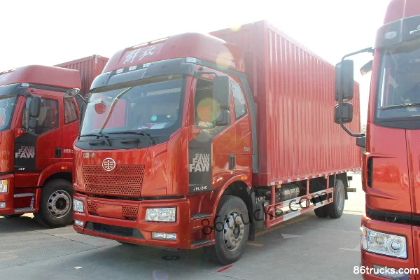 FAW Jiefang J6L Elite Edition 7.8L Diesel 320 hp 4X2(6 wheels) Fast Gear 8-speed Full Floating High Roof 6.8m Semi-row Van Truck Exterior (3