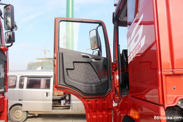 FAW Jiefang Qingdao JH6 Heavy Truck 2019 Model 320 hp 8X4(12 wheels) 9.5 m Stake Cargo Truck Cab (1) | 86Trucks