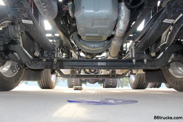 FAW Jiefang Qingdao JH6 Heavy Truck 2019 Model 320 hp 8X4(12 wheels) 9.5 m Stake Cargo Truck Chassis (1) | 86Trucks