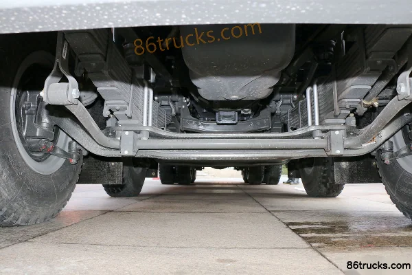Sinotruk HOWO 440 ch 8X4(12 roues) 6,5 m camion benne Châssis (1) | 86Trucks