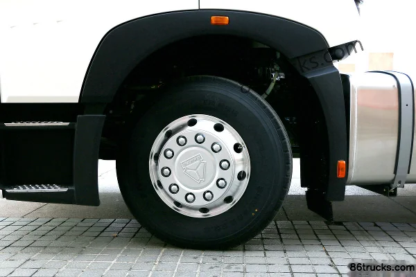 Sinotruk HOWO T7H Heavy Truck 460 hp 6X4(10 wheels) Dangerous Goods Tractor Truck (China VI) (Hydraulic Retarder) Chassis (1) | 86Trucks