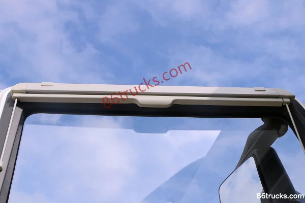 FAW Jiefang J7 heavy truck 550hp 4X2(6 wheels) AMT automatic tractor truck (with hydraulic retarder) Cab (3) | 86Trucks