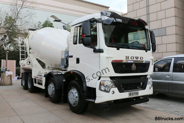 Sinotruk HOWO T5G Regulation Edition 340 hp 8X4(12 wheels) Concrete Mixer Truck (China VI) Exterior