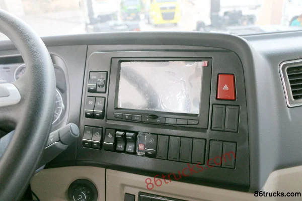 Sinotruk HOWO T5G Regulation Edition 340 hp 8X4(12 wheels) Concrete Mixer Truck (China VI) Cab (2) | 86Trucks