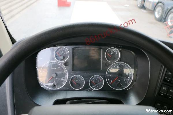 Sinotruk HOWO T5G Regulation Edition 340 hp 8X4(12 wheels) Concrete Mixer Truck (China VI) Cab (1) | 86Trucks
