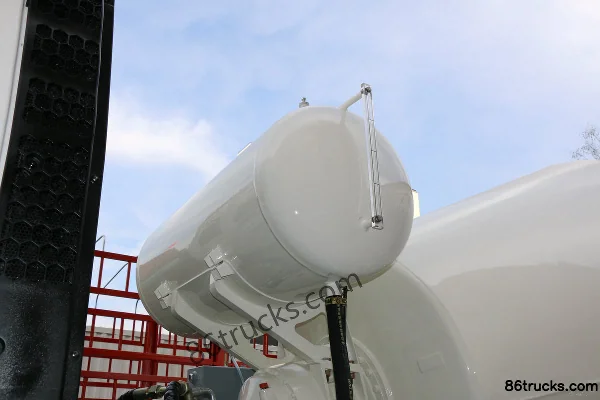 Sinotruk HOWO T5G Regulation Edition 340 hp 8X4(12 wheels) Concrete Mixer Truck (China VI) Body (3) | 86Trucks