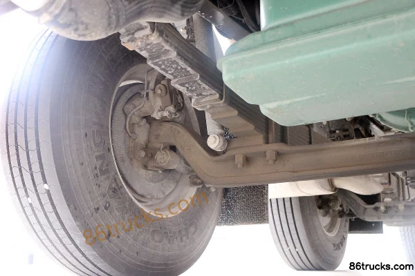 FAW Jiefang nouveau J6P camion lourd 420 ch 8X4(12 roues) camion frigorifique 9,6 m (marque Hongtianniu) Châssis (2) | 86Trucks