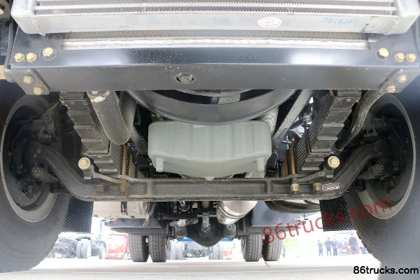 FAW Jiefang J6L 220 hp 4X2(6 wheels) Compressed Refuse Truck (China VI) Chassis (1) | 86Trucks