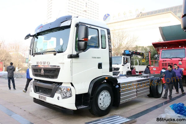 Sinotruk HOWO T5G 220 4X2(6 wheels) Pure Electric Sanitation Truck Chassis 242kWh Exterior (3) | 86Trucks