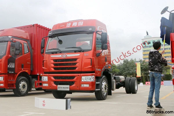 FAW Jiefang Qingdao Long VH Medium Truck 180hp 4X2(6 wheels) 6.75m Flatbed Cargo Truck Exterior (3) | 86Trucks