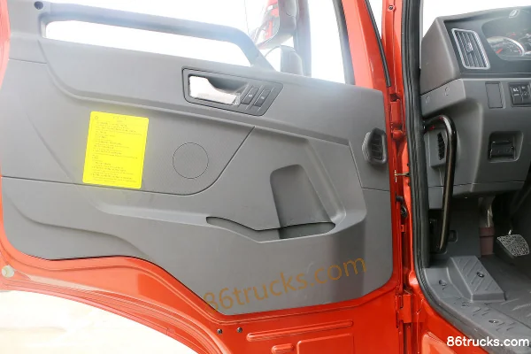 FAW Jiefang Qingdao Long VH Medium Truck 180hp 4X2(6 wheels) 6.75m Flatbed Cargo Truck Cab (1) | 86Trucks