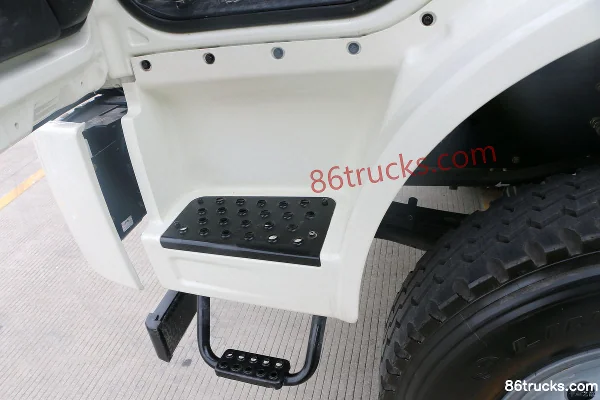 FAW Jiefang J6L Lightweight Version 320 hp 8X4(12 wheels) Concrete Mixer Truck Cab (1) | 86Trucks