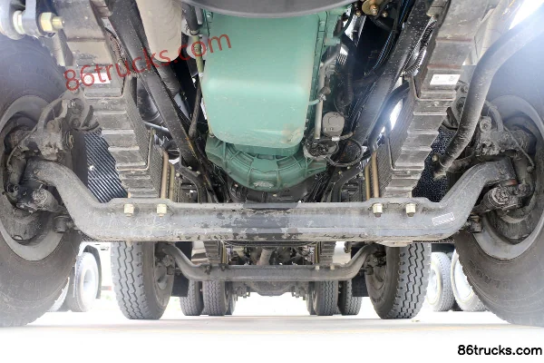 FAW Jiefang J6L Lightweight Version 320 hp 8X4(12 wheels) Concrete Mixer Truck Chassis (1) | 86Trucks
