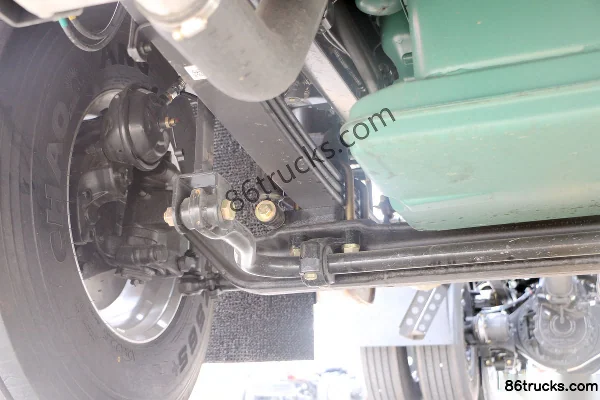 FAW Jiefang nouveau J6P camion lourd 440 ch 6X4(10 roues) LNG tracteur routier (China VI) Châssis (2) | 86Trucks