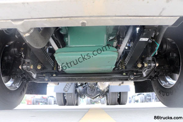 FAW Jiefang nouveau J6P camion lourd 440 ch 6X4(10 roues) LNG tracteur routier (China VI) Châssis (1) | 86Trucks
