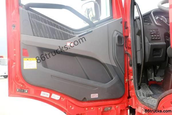 FAW Jiefang New J6P Mountain Edition 390 hp 8X4(12 wheels) Oil Tank Truck (Xingshi Brand) Cab (1) | 86Trucks