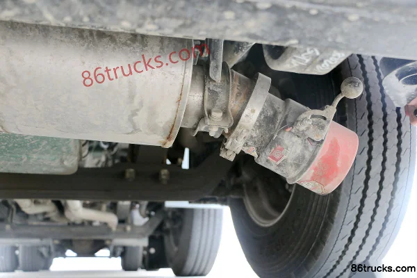FAW Jiefang New J6P Mountain Edition 390 hp 8X4(12 wheels) Oil Tank Truck (Xingshi Brand) Chassis (3) | 86Trucks