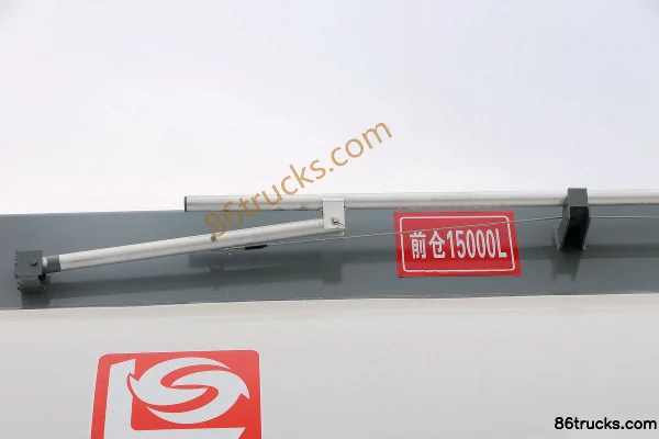 FAW Jiefang New J6P Mountain Edition 390 hp 8X4(12 wheels) Oil Tank Truck (Xingshi Brand) Body (2) | 86Trucks
