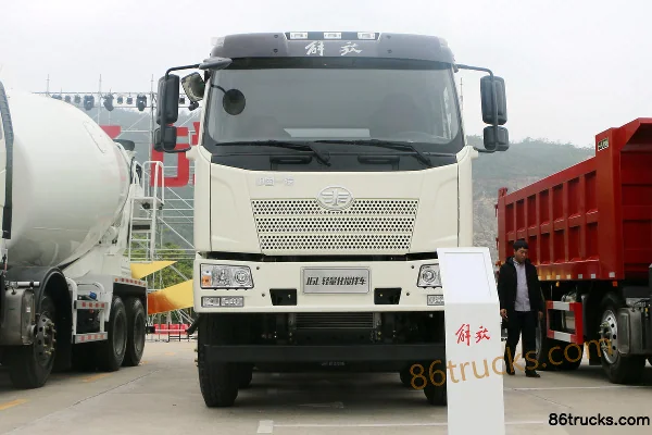 FAW Jiefang J6L version allégée 320 ch 8X4(12 roues) camion malaxeur (marque Lingyu) Extérieur (2) | 86Trucks