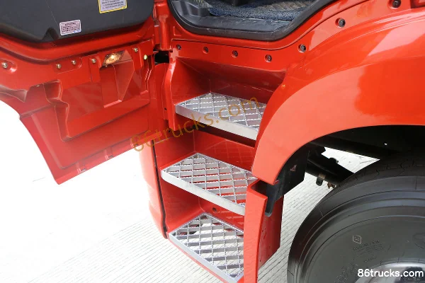 FAW Jiefang nouveau J6P poids lourd version qualité-prix 240 ch 6X2(8 roues) camion porteur fourgon 9,65 m Cabine (2) | 86Trucks