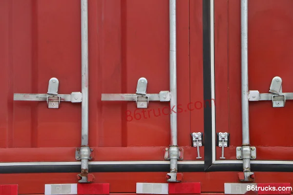 FAW Jiefang nouveau J6P poids lourd version qualité-prix 240 ch 6X2(8 roues) camion porteur fourgon 9,65 m Carrosserie (2) | 86Trucks