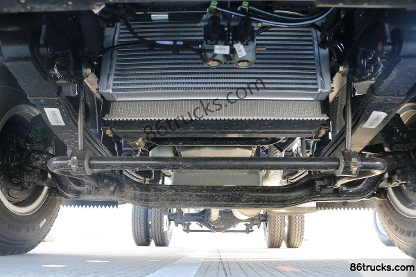 FAW Jiefang J6F Efficient Edition 160hp 4X2(6 wheels) 4.21m Single Row Van Light Truck Chassis (1) | 86Trucks