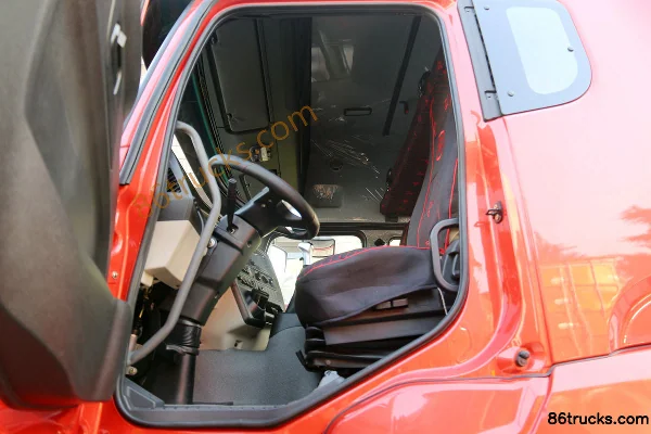 Sinotruk Steyr D7B Heavy Truck 440hp 6X4(10 wheels) Tractor Truck (16-speed) Cab (2) | 86Trucks
