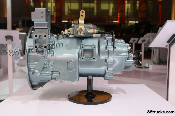 Sinotruk HW90510C2 10-Speed Manual Transmission Exterior (3) | 86Trucks